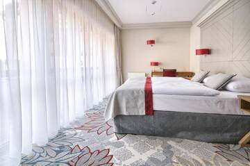 Фото номера Семейный люкс Отель Hotel Aubrecht Country Spa Resort г. Пжехлево 3